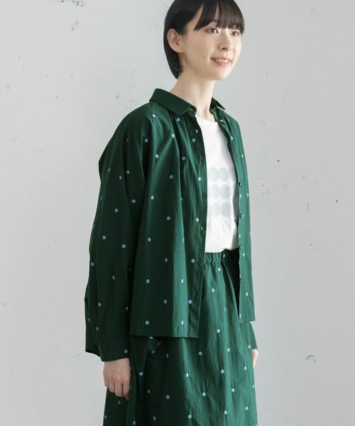 POU DOU DOU(プードゥドゥ)の「ドット刺繍丸衿ドルマンシャツ(シャツ/ブラウス・レディース・キナリ/ダークブラウン/ダークグリーン・3)」の8枚目の写真