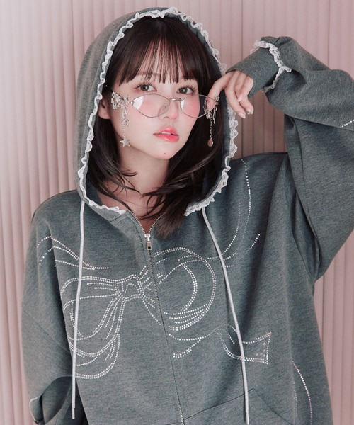 OLIVE des OLIVE（オリーブデオリーブ）の「ホットフィットリボンBigパーカー（パーカー・レディース・チャコールグレー/ブラック/オフホワイト/ピンク・FREE）」の3枚目の写真