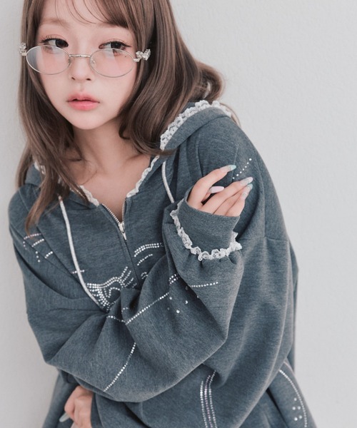 OLIVE des OLIVE（オリーブデオリーブ）の「ホットフィットリボンBigパーカー（パーカー・レディース・チャコールグレー/ブラック/オフホワイト/ピンク・FREE）」の11枚目の写真