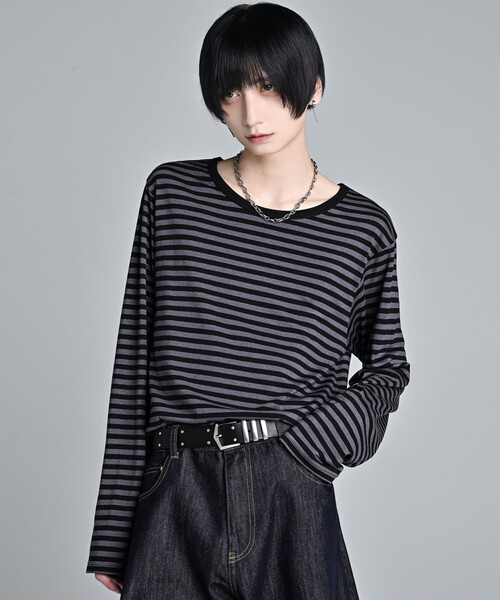 ADRER(アドラー)の「U neck compact silhouette long T / UネックコンパクトシルエットロンT(抗菌防臭機能)(Tシャツ/カットソー・メンズ・ホワイト/ブラック/グレー系1・XS/M/S/L)」の9枚目の写真