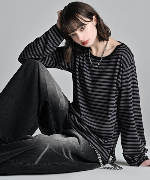 ADRER(アドラー)の「U neck compact silhouette long T / UネックコンパクトシルエットロンT(抗菌防臭機能)(Tシャツ/カットソー・メンズ・ホワイト/ブラック/グレー系1・XS/M/S/L)」の7枚目の写真
