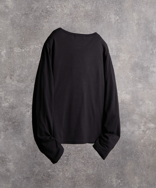 ADRER(アドラー)の「U neck compact silhouette long T / UネックコンパクトシルエットロンT(抗菌防臭機能)(Tシャツ/カットソー・メンズ・ホワイト/ブラック/グレー系1・XS/M/S/L)」の16枚目の写真