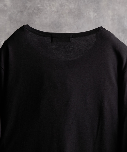 ADRER(アドラー)の「U neck compact silhouette long T / UネックコンパクトシルエットロンT(抗菌防臭機能)(Tシャツ/カットソー・メンズ・ホワイト/ブラック/グレー系1・XS/M/S/L)」の18枚目の写真