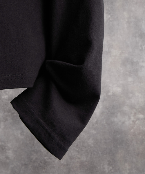 ADRER(アドラー)の「U neck compact silhouette long T / UネックコンパクトシルエットロンT(抗菌防臭機能)(Tシャツ/カットソー・メンズ・ホワイト/ブラック/グレー系1・XS/M/S/L)」の19枚目の写真
