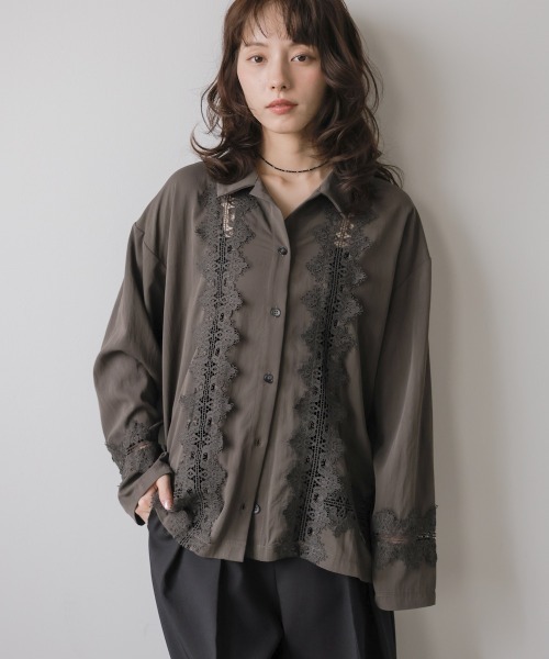 Bab(バブ)の「レースドッキングルーズシャツ(シャツ/ブラウス・レディース・ブラック/ダークブラウン・M)」の3枚目の写真