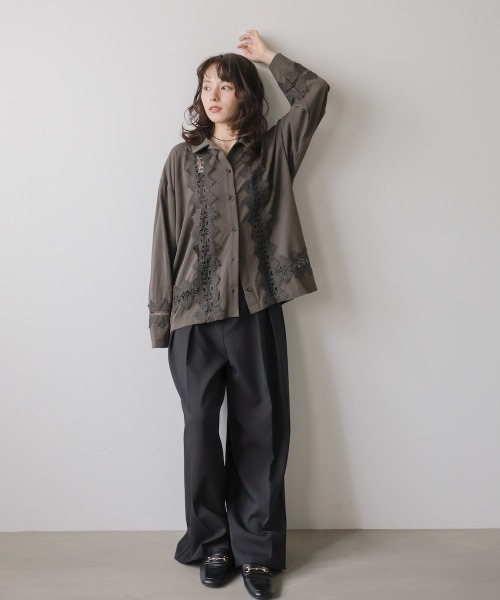 Bab(バブ)の「レースドッキングルーズシャツ(シャツ/ブラウス・レディース・ブラック/ダークブラウン・M)」の6枚目の写真