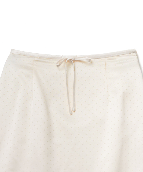 TTUDEMENT(トュードメント)の「SATIN DOT MIDI SKIRT_IVORY(スカート・レディース・その他・SMALL/MEDIUM)」の4枚目の写真