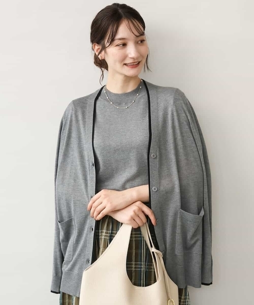 MK MICHEL KLEIN（エムケーミッシェルクラン）の「[洗える]配色カラーニットアンサンブル（カーディガン/ボレロ・レディース・グレー/ネイビー/レッド・38）」の2枚目の写真