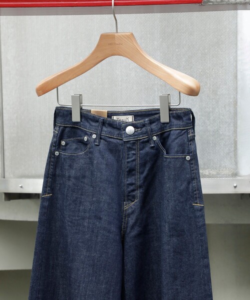 YANUK（ヤヌーク）の「MARY (Baggy Straight) OWI（デニムパンツ・レディース・ダークブルー・23/24/25/26/27）」の16枚目の写真