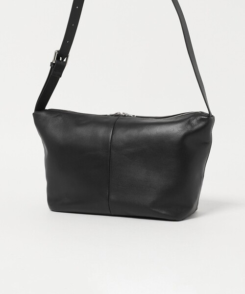 green label relaxing(グリーンレーベルリラクシング)の「GLR ファンクショナル レザー ショルダーバッグ(ショルダーバッグ・メンズ・ブラック・FREE)」の8枚目の写真