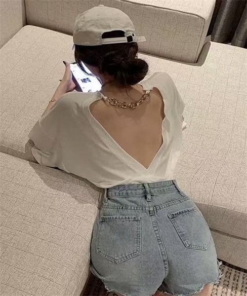 FREE STYLISTS（フリー スタイリスト）の「バックオープン半袖Tシャツ（Tシャツ/カットソー・レディース・ホワイト/ブラック/ピンク・M/S/L/XL）」の2枚目の写真