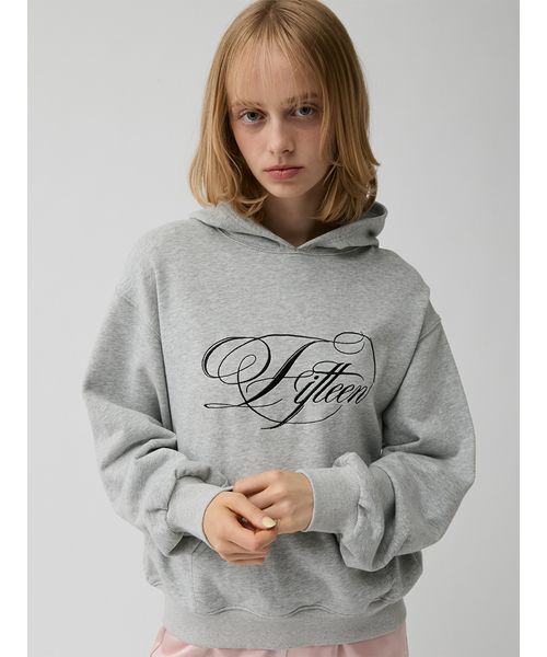 LILY BROWN(リリーブラウン)の「スクリプトスウェットトップス(スウェット・レディース・ネイビー/グレー/レッド・F)」の4枚目の写真