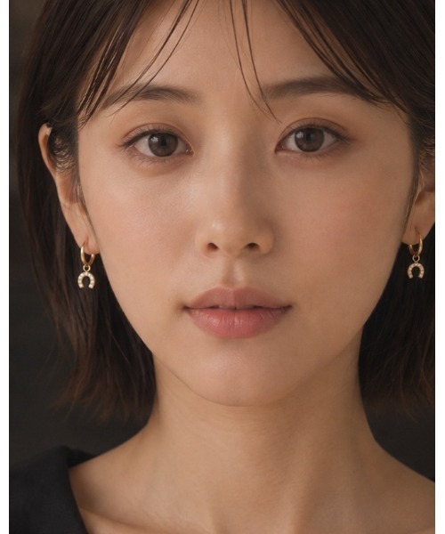 tone(トーン)の「【cocolani】【金属アレルギー対応】ビジュー馬蹄チャーム フープピアス(MA)(ピアス(両耳用)・レディース・シルバー/ゴールド・FREE)」の11枚目の写真