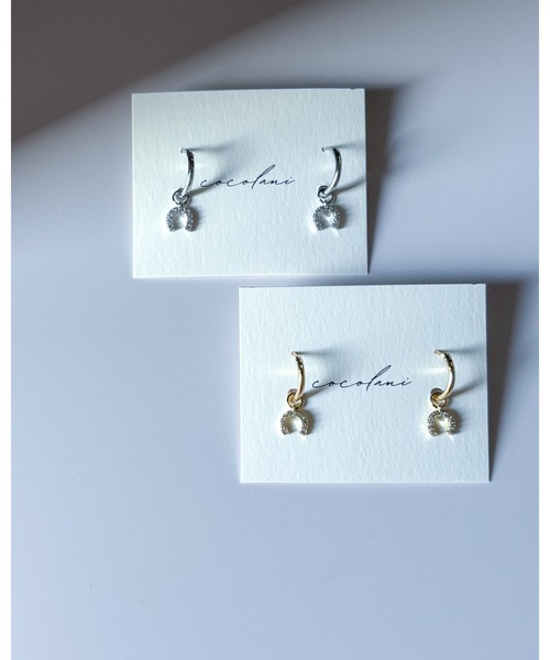 tone(トーン)の「【cocolani】【金属アレルギー対応】ビジュー馬蹄チャーム フープピアス(MA)(ピアス(両耳用)・レディース・シルバー/ゴールド・FREE)」の16枚目の写真