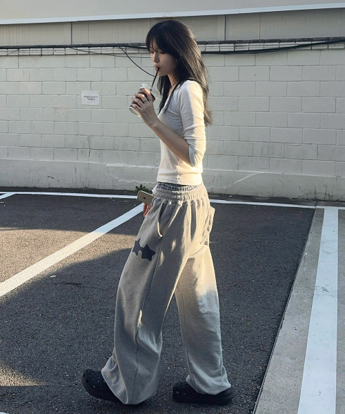 FUZZY SCAN（ファジスキャン）の「チェックレイヤード カーブドバルーンパンツ 3色（スウェットパンツ・レディース・ライトグレー/ブラック/ネイビー・ONE SIZE）」の8枚目の写真