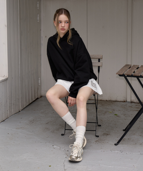 ROSEFRANTZ（ロゼフランツ）の「Back Rose Embroidery Hoodie [Black]（パーカー・レディース・ブラック・S/M/XS/S）」の2枚目の写真
