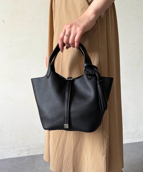 Chez toi(シェトワ)の「タッセル付トートBAG(トートバッグ・レディース・オレンジ/ブラウン/ブラック/シルバー・FREE)」の8枚目の写真