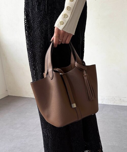 Chez toi(シェトワ)の「タッセル付トートBAG(トートバッグ・レディース・オレンジ/ブラウン/ブラック/シルバー・FREE)」の12枚目の写真