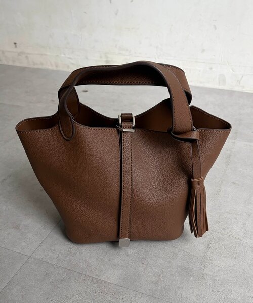 Chez toi(シェトワ)の「タッセル付トートBAG(トートバッグ・レディース・オレンジ/ブラウン/ブラック/シルバー・FREE)」の11枚目の写真