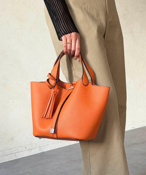Chez toi(シェトワ)の「タッセル付トートBAG(トートバッグ・レディース・オレンジ/ブラウン/ブラック/シルバー・FREE)」の16枚目の写真