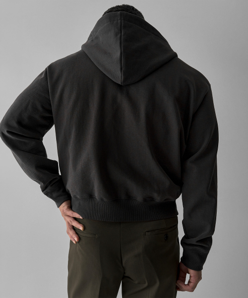 BOWLOW PRODUCT（バウロープロダクト）の「クロップミニロゴフードジップアップ[チャコール]（パーカー・メンズ・その他・MEDIUM/LARGE/X-LARGE）」の5枚目の写真