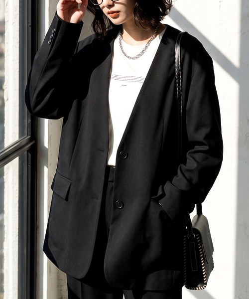 antiqua(アンティカ)の「ストレッチ ノーカラー スーツ ジャケット(ノーカラージャケット・レディース・アイボリー/グリーン/ネイビー/ブラック・L/M)」の3枚目の写真