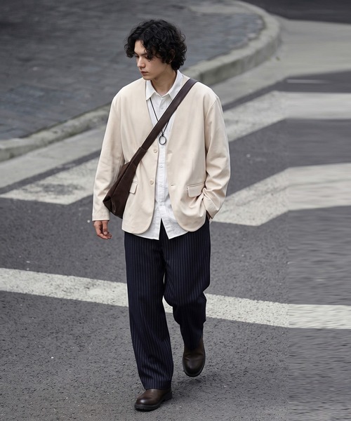 antiqua(アンティカ)の「ストレッチ ノーカラー スーツ ジャケット(ノーカラージャケット・レディース・アイボリー/グリーン/ネイビー/ブラック・L/M)」の16枚目の写真