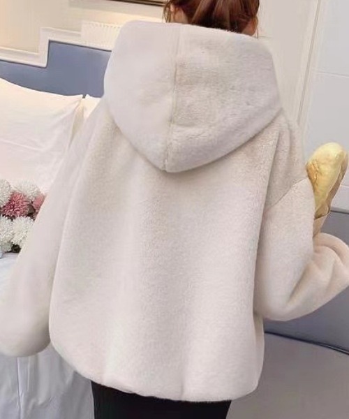 NANEA(ナネア)の「ボアジップパーカー(その他アウター・レディース・ブラック/ホワイト/ピンク・LARGE/X-LARGE)」の6枚目の写真