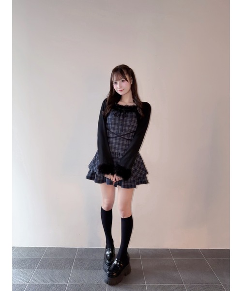one way(ワンウェイ)の「ファー付きレイヤード風ワンピース(ワンピース・レディース・ブルー系その他/グレー系その他/ブラウン系その他/ブラック系その他・FREE)」の6枚目の写真