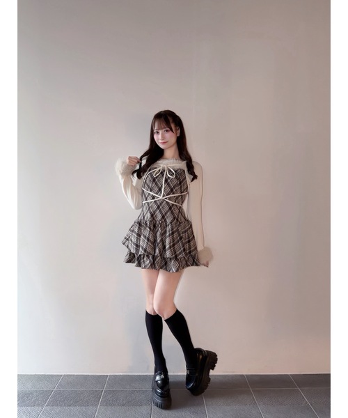 one way(ワンウェイ)の「ファー付きレイヤード風ワンピース(ワンピース・レディース・ブルー系その他/グレー系その他/ブラウン系その他/ブラック系その他・FREE)」の7枚目の写真
