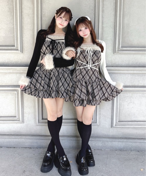 one way(ワンウェイ)の「ファー付きレイヤード風ワンピース(ワンピース・レディース・ブルー系その他/グレー系その他/ブラウン系その他/ブラック系その他・FREE)」の10枚目の写真