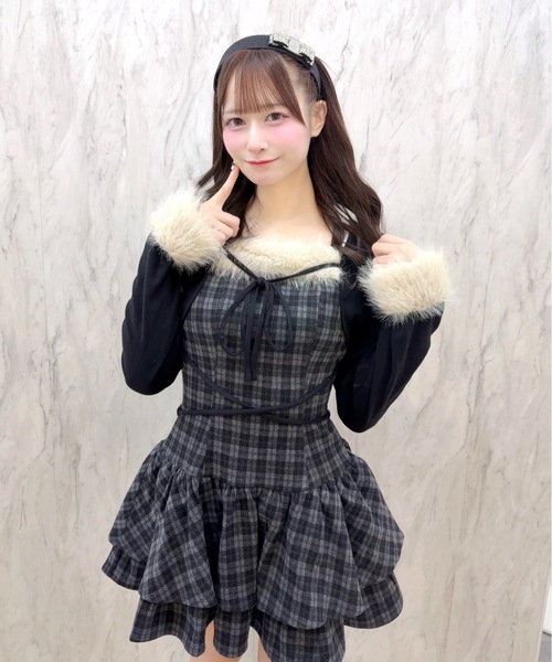 one way(ワンウェイ)の「ファー付きレイヤード風ワンピース(ワンピース・レディース・ブルー系その他/グレー系その他/ブラウン系その他/ブラック系その他・FREE)」の17枚目の写真