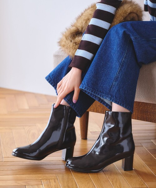 BEAUTY&YOUTH UNITED ARROWS(ビューティーアンドユースユナイテッドアローズ)の「レザーライク オブリーク ショートブーツ(ブーツ・レディース・ブラック/ワイン・37/36/38)」の3枚目の写真