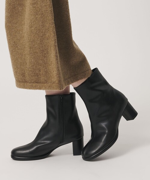 BEAUTY&YOUTH UNITED ARROWS(ビューティーアンドユースユナイテッドアローズ)の「レザーライク オブリーク ショートブーツ(ブーツ・レディース・ブラック/ワイン・37/36/38)」の6枚目の写真