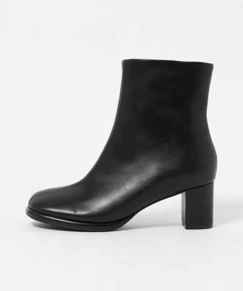 BEAUTY&YOUTH UNITED ARROWS(ビューティーアンドユースユナイテッドアローズ)の「レザーライク オブリーク ショートブーツ(ブーツ・レディース・ブラック/ワイン・37/36/38)」の9枚目の写真