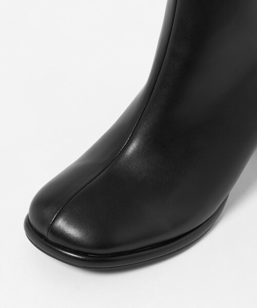 BEAUTY&YOUTH UNITED ARROWS(ビューティーアンドユースユナイテッドアローズ)の「レザーライク オブリーク ショートブーツ(ブーツ・レディース・ブラック/ワイン・37/36/38)」の16枚目の写真
