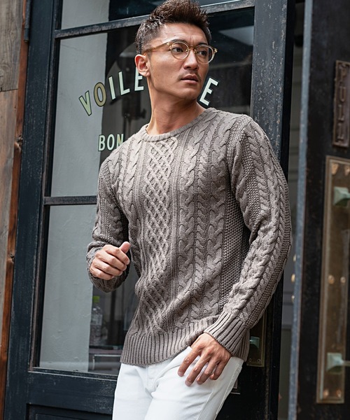 Vicci(ビッチ)の「『vicci/ヴィッチ』ケーブル編みクルーネック長袖ニットセーター(ニット/セーター・メンズ・ホワイト系その他/ホワイト系その他3/ワインレッド/ホワイト系その他6/ブラック/ブラック系その他2/グレー系その他/ブラック系その他/ミックスグレー/ネイビー/アイボリー/ホワイト系その他2/ホワイト系その他4/ホワイト系その他5/ライトグレー/キャメル/ベージュ/オフホワイト/パープル/レッド/カーキ/ホワイト系その他7/インディゴブルー/ピンク/ロイヤルブルー/モカ/グリーン・L/M/LARGE/44/MEDIUM/46/XL)」の16枚目の写真