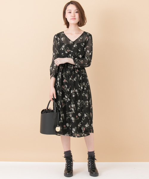 URBAN RESEARCH（アーバンリサーチ）の「楊柳フラワープリントワンピース（ワンピース・レディース・ブラック/オフホワイト・FREE）」の11枚目の写真