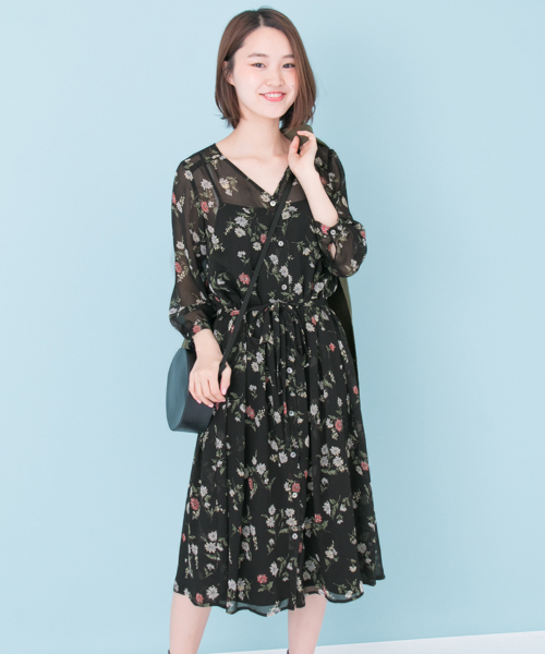 URBAN RESEARCH（アーバンリサーチ）の「楊柳フラワープリントワンピース（ワンピース・レディース・ブラック/オフホワイト・FREE）」の3枚目の写真