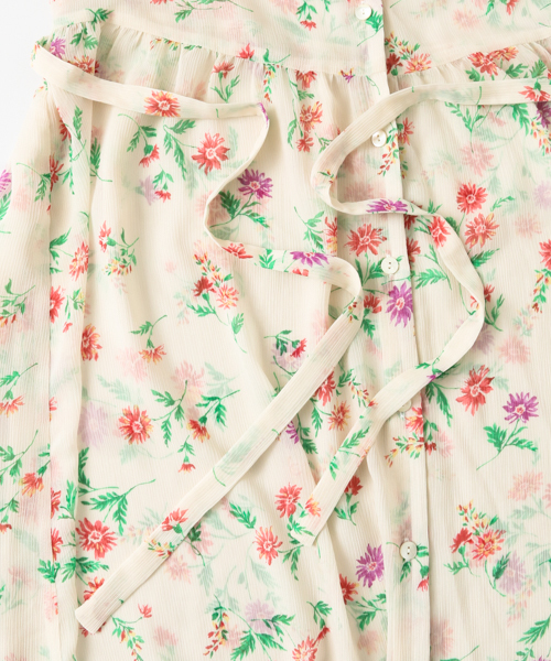 URBAN RESEARCH（アーバンリサーチ）の「楊柳フラワープリントワンピース（ワンピース・レディース・ブラック/オフホワイト・FREE）」の17枚目の写真