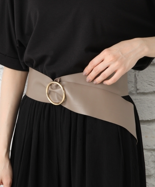 LEPSIM(レプシィム)の「メタルバックルリバーシブルフトベルト 759619(ベルト・レディース・ブラック/グレー・ONE SIZE)」の1枚目の写真