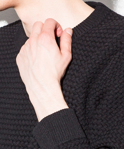 NUMBER (N)INE DENIM（ナンバーナインデニム）の「NUMBER (N)INE DENIM(ナンバーナインデニム)サイドZIPロングニットブルオーバー（ニット/セーター・メンズ・ブラック/ネイビー・SMALL/MEDIUM/LARGE）」の5枚目の写真