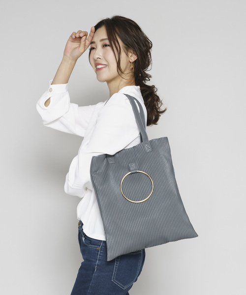 PLAIN CLOTHING（プレーンクロージング）の「フープハンドル2WAYトートバッグ（ショルダーバッグ・レディース・ブラック/グレー/キャメル/ワイン・FREE）」の13枚目の写真