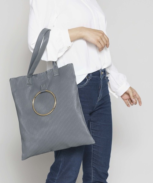 PLAIN CLOTHING（プレーンクロージング）の「フープハンドル2WAYトートバッグ（ショルダーバッグ・レディース・ブラック/グレー/キャメル/ワイン・FREE）」の14枚目の写真