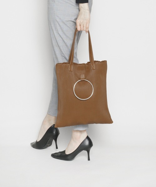 PLAIN CLOTHING（プレーンクロージング）の「フープハンドル2WAYトートバッグ（ショルダーバッグ・レディース・ブラック/グレー/キャメル/ワイン・FREE）」の9枚目の写真