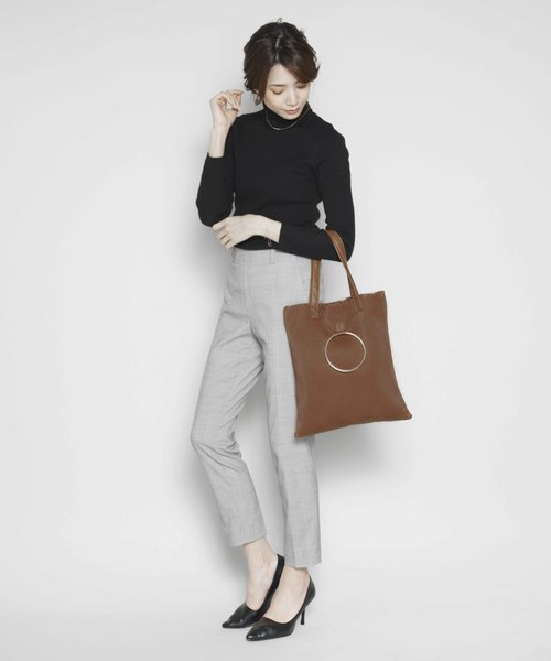 PLAIN CLOTHING（プレーンクロージング）の「フープハンドル2WAYトートバッグ（ショルダーバッグ・レディース・ブラック/グレー/キャメル/ワイン・FREE）」の21枚目の写真