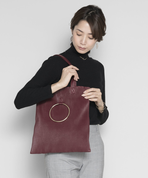 PLAIN CLOTHING（プレーンクロージング）の「フープハンドル2WAYトートバッグ（ショルダーバッグ・レディース・ブラック/グレー/キャメル/ワイン・FREE）」の17枚目の写真