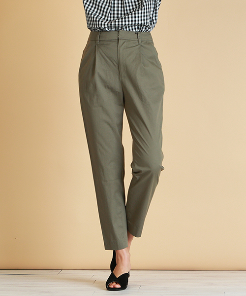 LIPSTAR（リップスター）の「タックスリムテーパードパンツ（その他パンツ・レディース・ベージュ/ネイビー/グリーン系その他2・S/M）」の8枚目の写真