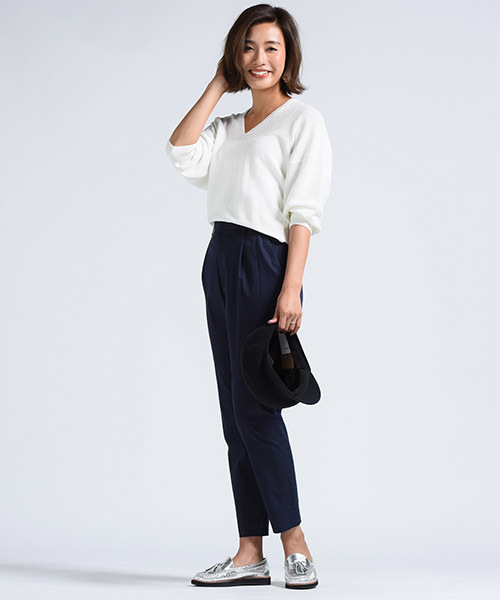 LIPSTAR（リップスター）の「タックスリムテーパードパンツ（その他パンツ・レディース・ベージュ/ネイビー/グリーン系その他2・S/M）」の6枚目の写真