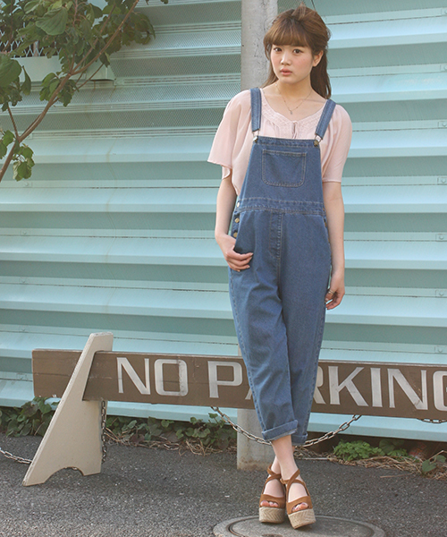 WEGO（ウィゴー）の「WEGO/デニムクロップドサロペット（サロペット/オーバーオール・レディース・ホワイト/インディゴブルー/ダークインディゴブルー・FREE）」の16枚目の写真